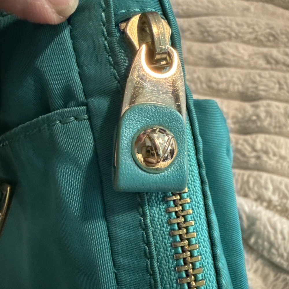 Vince Camuto Teal Crossbody Purse From The 80s Excellent Pre Owned Condition B8 - Picture 7 of 8